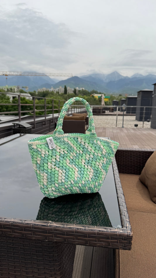 Hand-Crocheted Raffia Tote Bag – Natural Beach Bag with Sturdy Handles